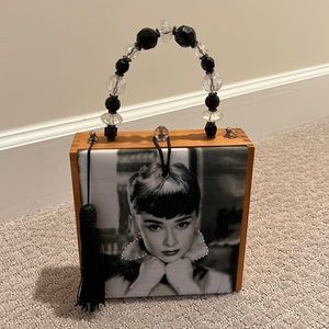 Calling all Audrey Hepburn fans: Unique boutique handbag.